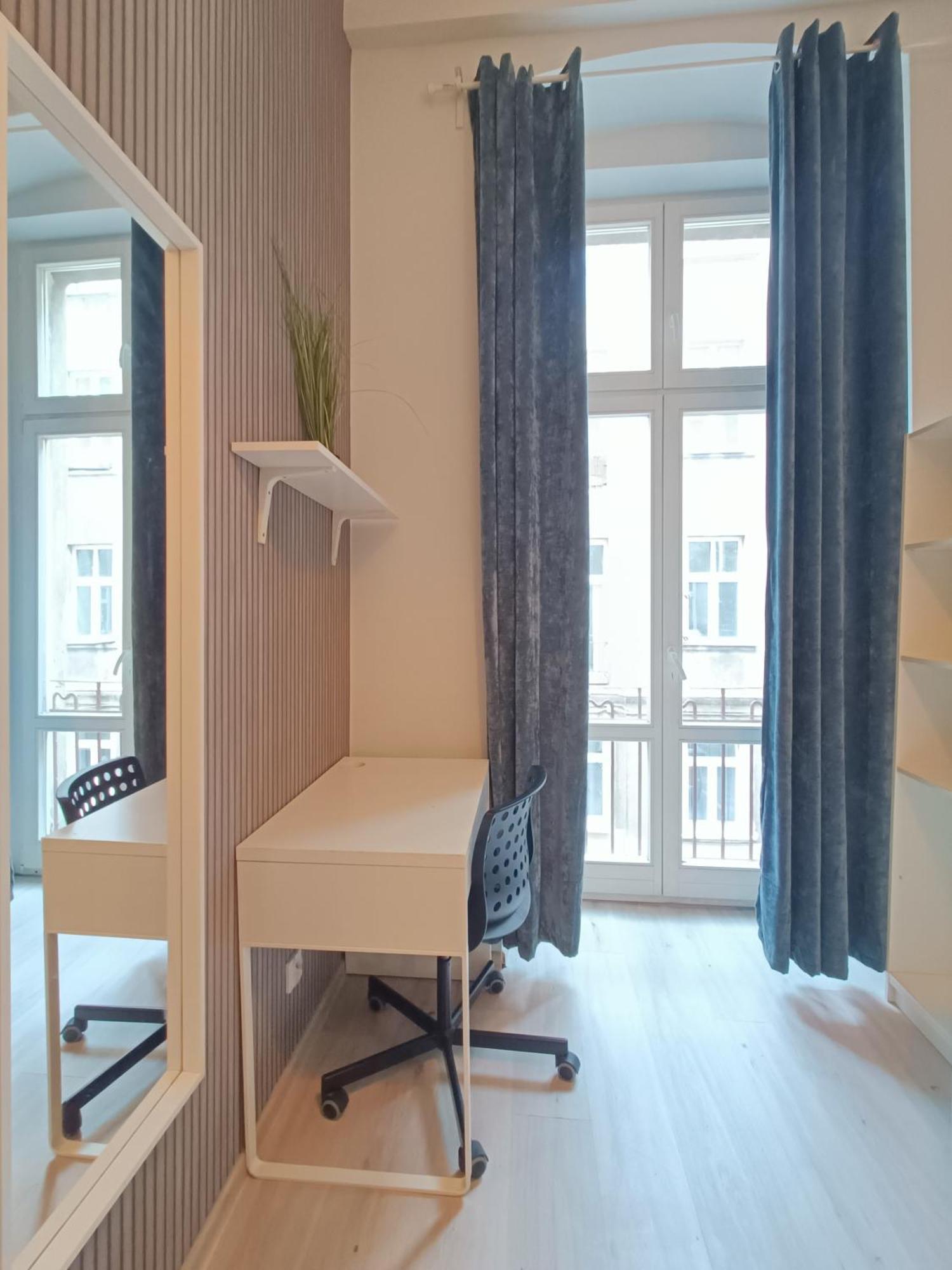Centrum Fabryczna Rooms Лодзь Екстер'єр фото